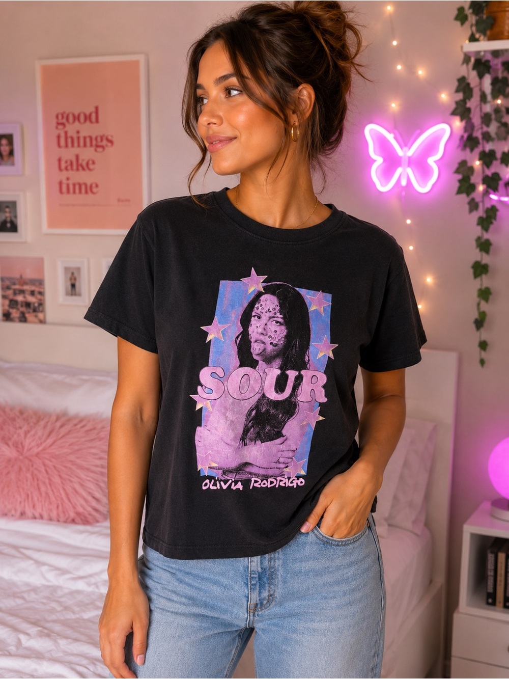 Olivia Rodrigo SOUR Graphic T-Shirt Size Small